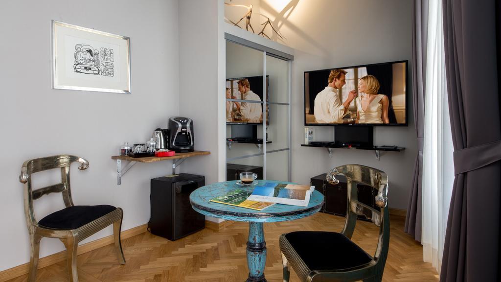 Qt Suites Roma Esterno foto