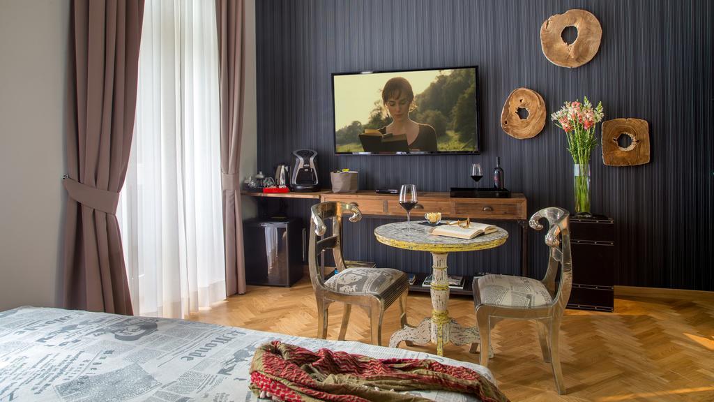 Qt Suites Roma Esterno foto